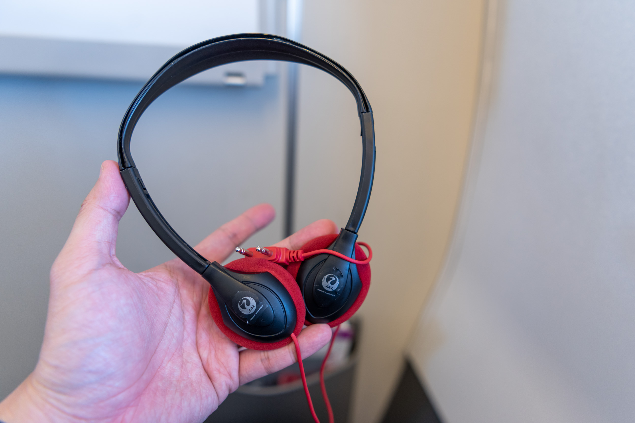 Business Class Headphones Japan Airlines Business Class JL805 737-800 - NRT to TPE