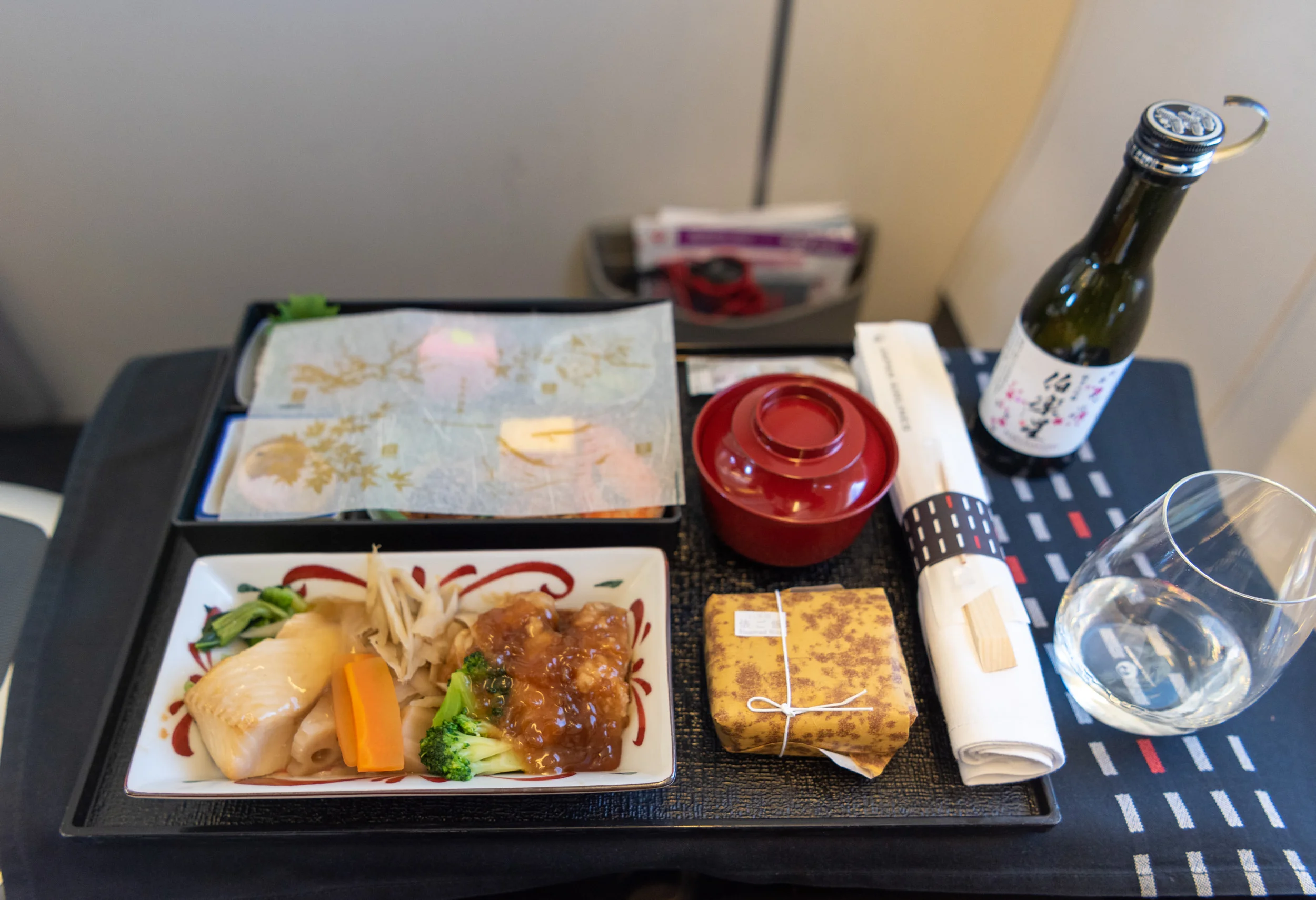 Trip Report: Japan Airlines Business Class JL805 737-800 - NRT to TPE (Tokyo to Taipei)