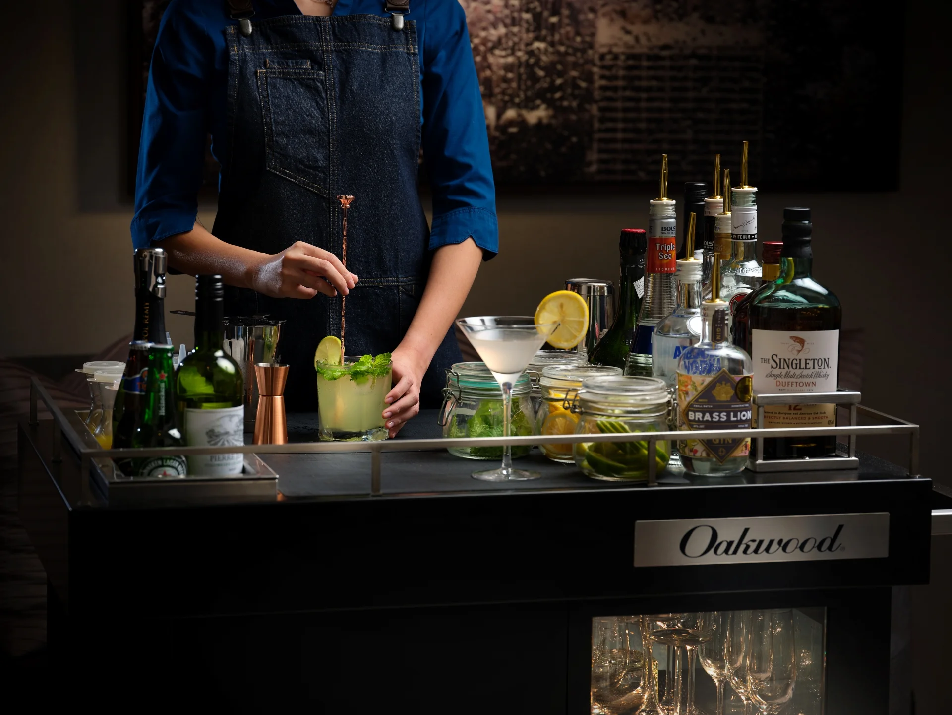 Oakwood Premier OUE Singapore Redefines the Club Lounge Experience by Delivering Bespoke Cocktails and Canapés To The Room