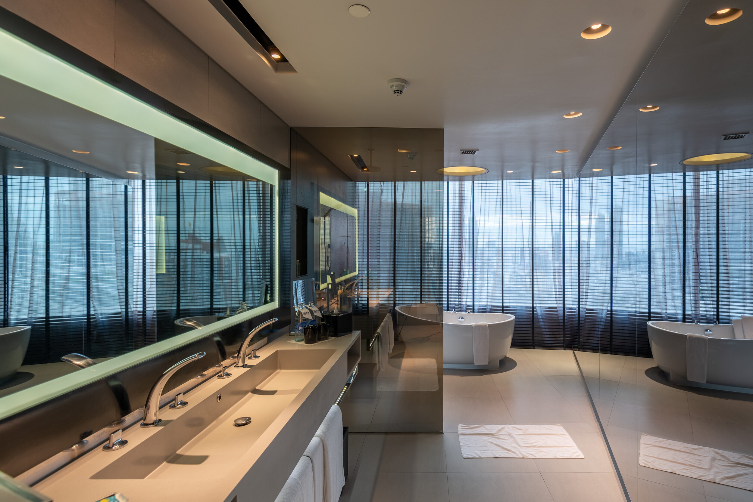 Hotel Review: W Bangkok (Studio Suite) - Affordable Luxury Hotel with Plenty of Restaurants Nearby