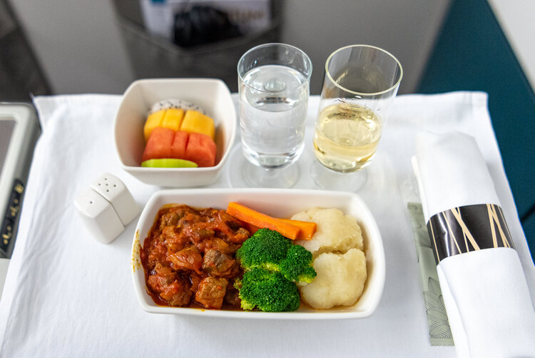 Trip Report: Cathay Pacific Business Class CX715 777-300 - HKG to SIN ...