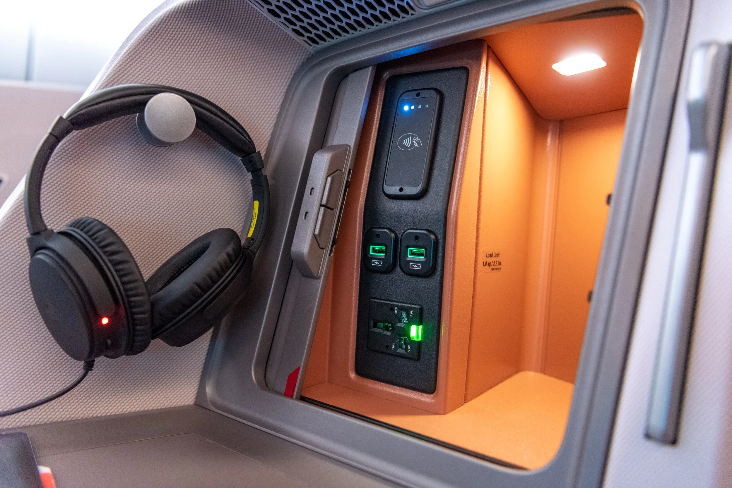 Trip Report Singapore Airlines Business Class SQ983 B78710 BKK to