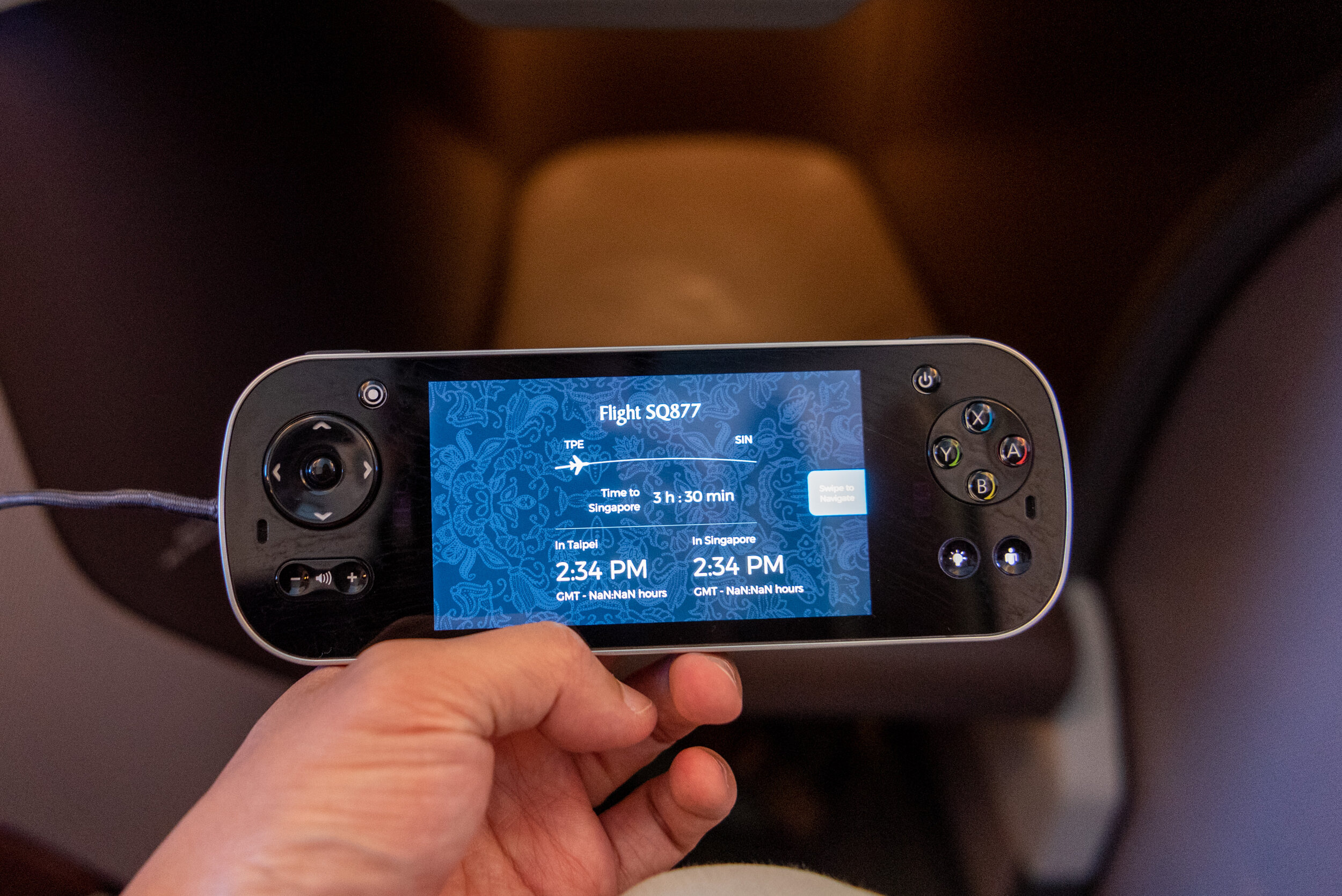 IFE Controller Singapore Airlines Business Class SQ877 B787-10 - TPE to SIN