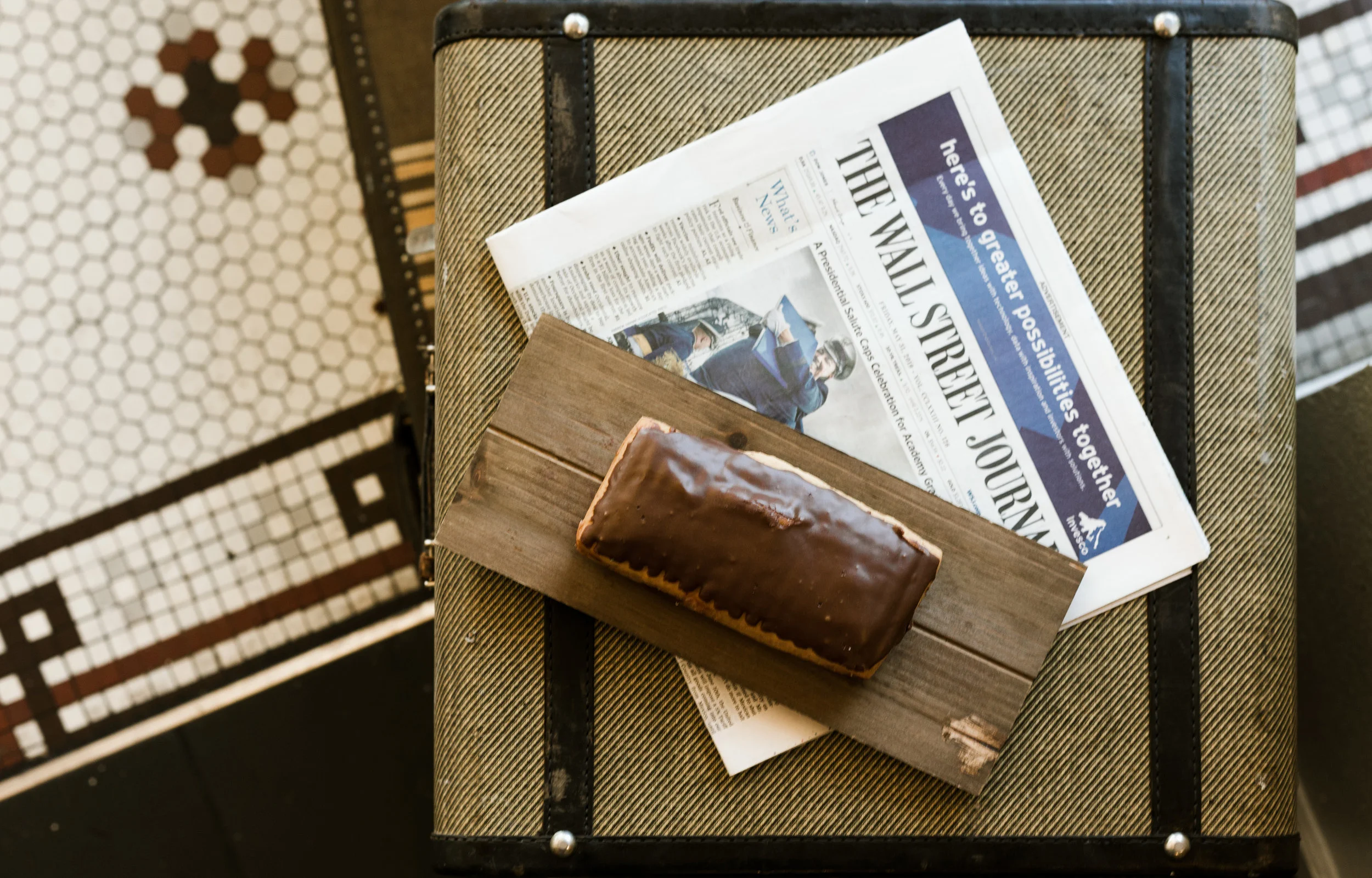 Complimentary WSJ or Barron's Subscription for Standard Chartered Priority Private and Priority Banking Accredited Investors - Other Eligible FX and Equities Investors Too!