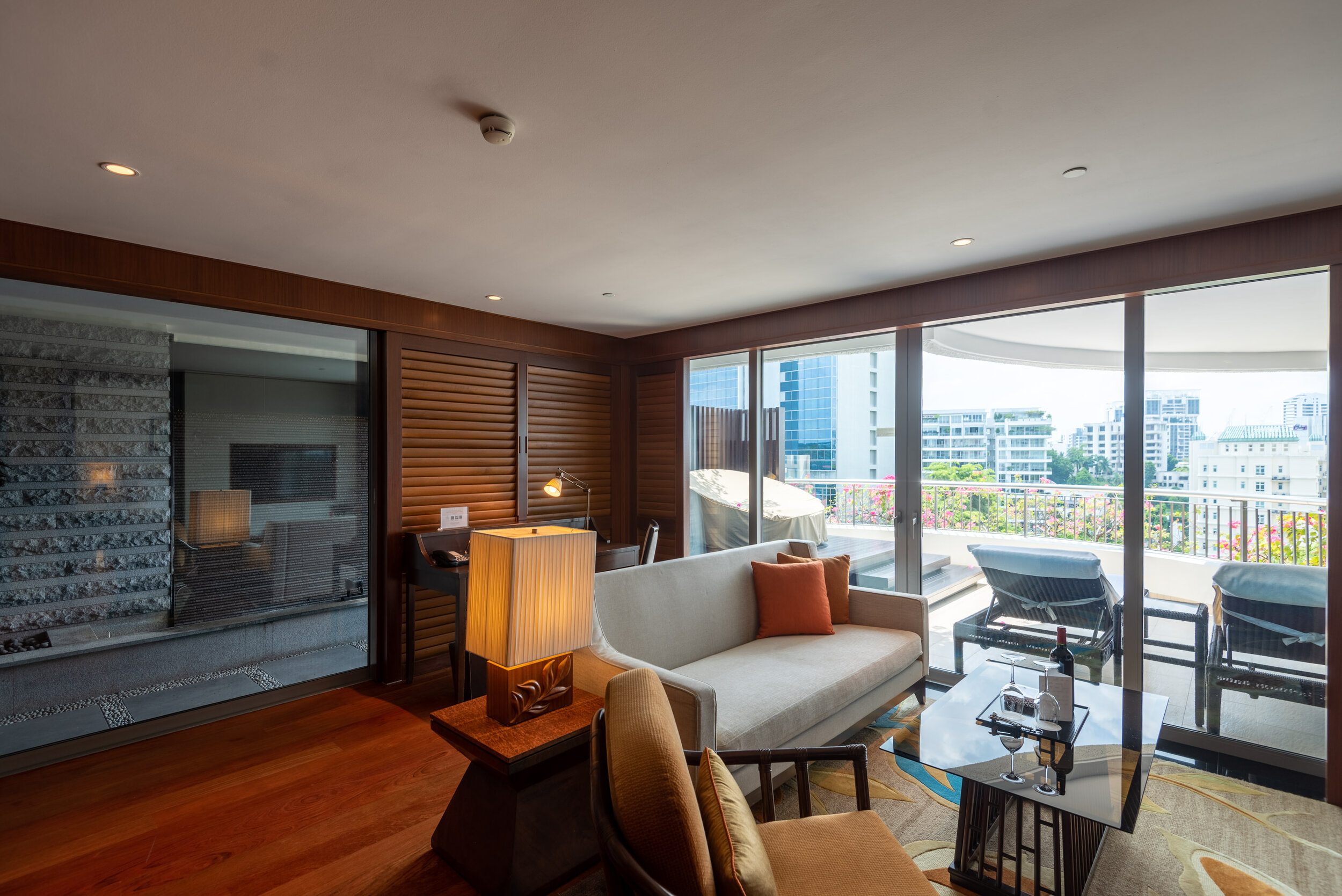 Living Room Garden Wing One-Bedroom Suite - Shangri-La Hotel, Singapore