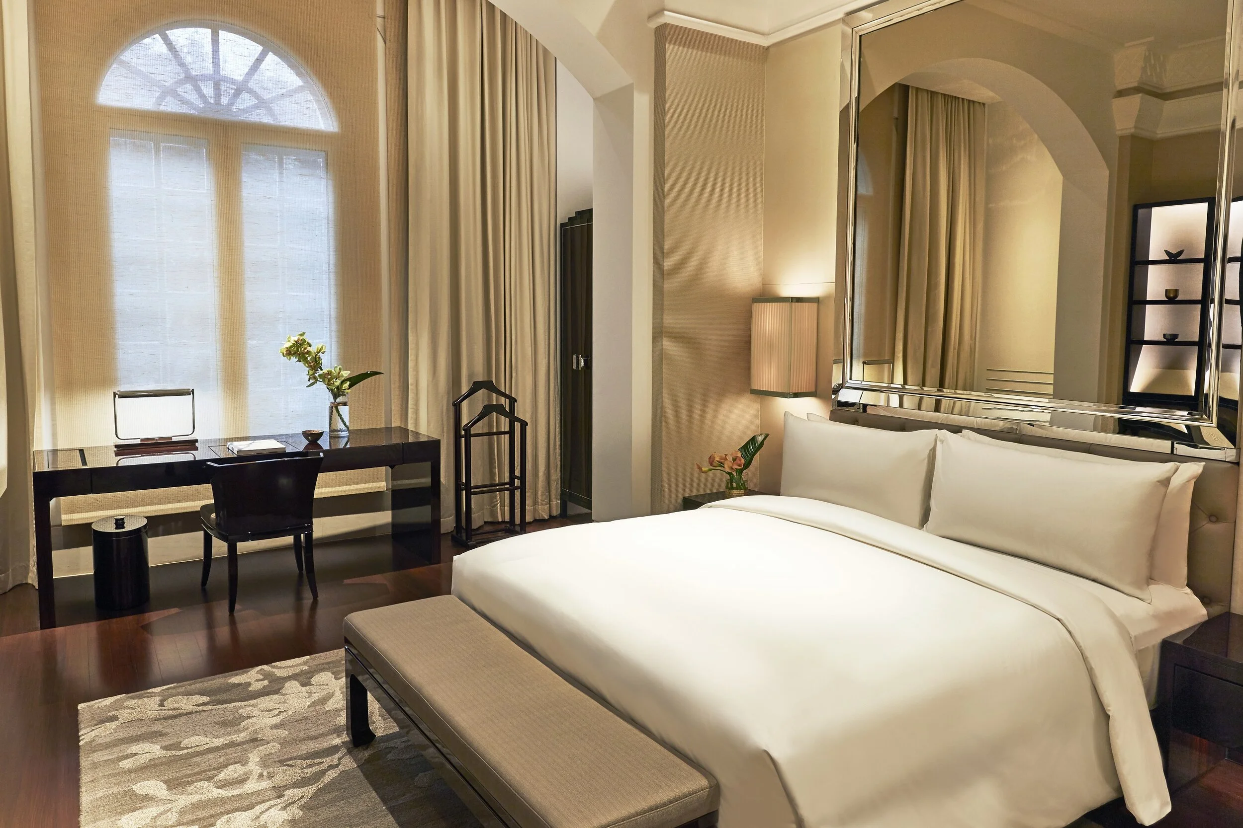 The Capitol Kempinski Hotel Singapore's 10.10 Deal - Two Nights in Stamford Suite (with Evening Aperitifs and Breakfast) for S$1,010 Nett