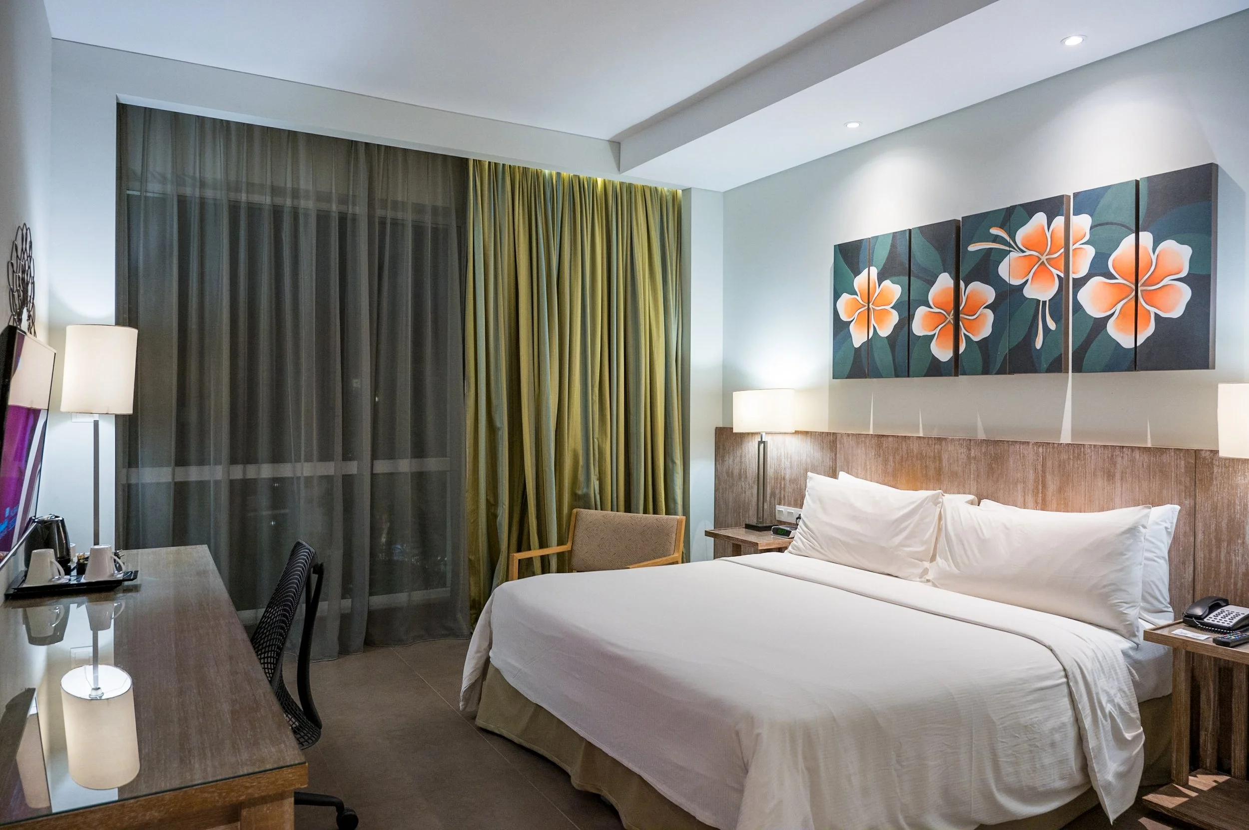 Hotel Review: Hilton Garden Inn Bali Ngurah Rai Airport (King Room with Pool View) - Great Value Property (on Points) near DPS Airport 