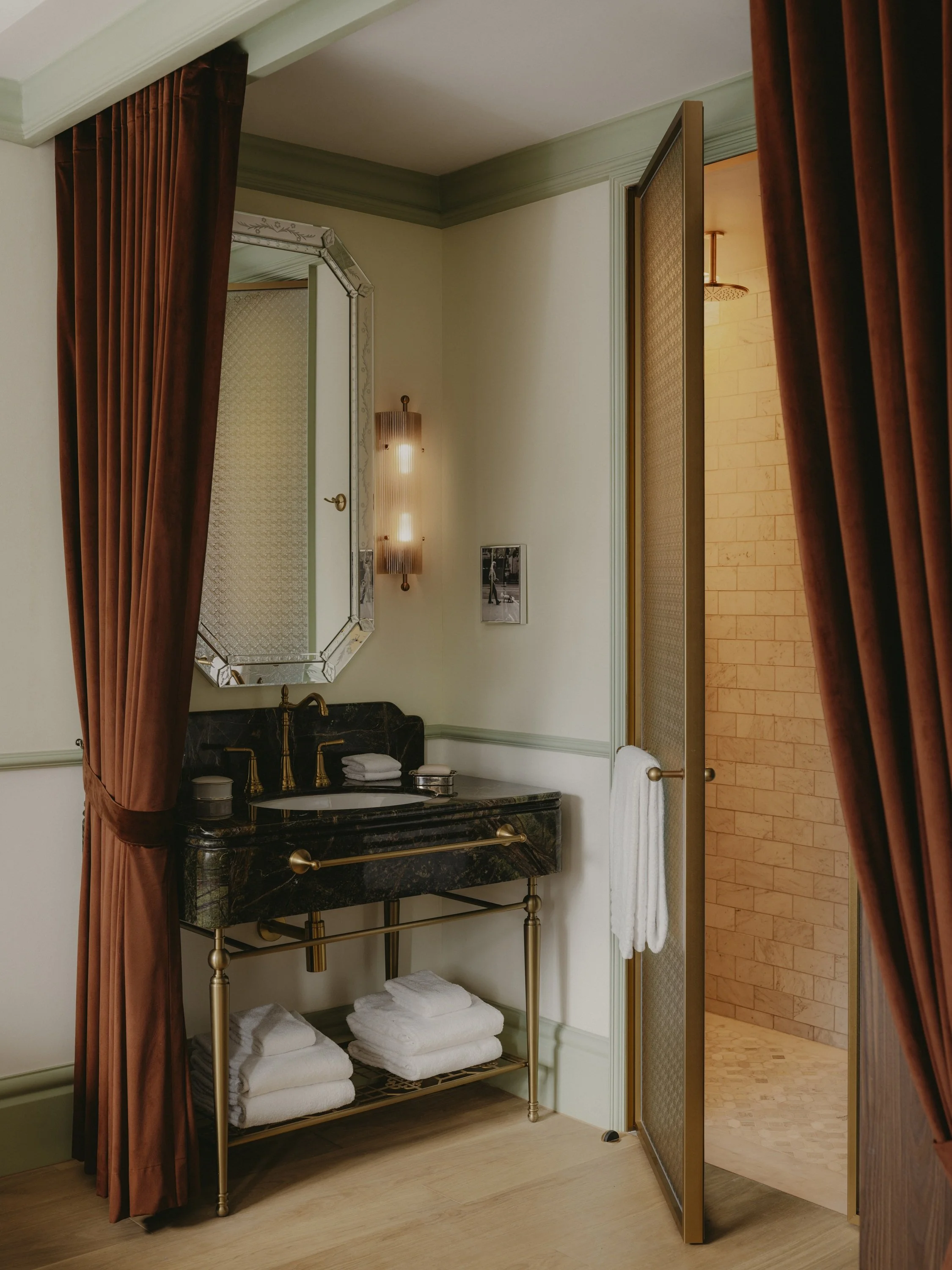 NoMad-Singapore-Guest-Room-Bathroom-Detail.jpg