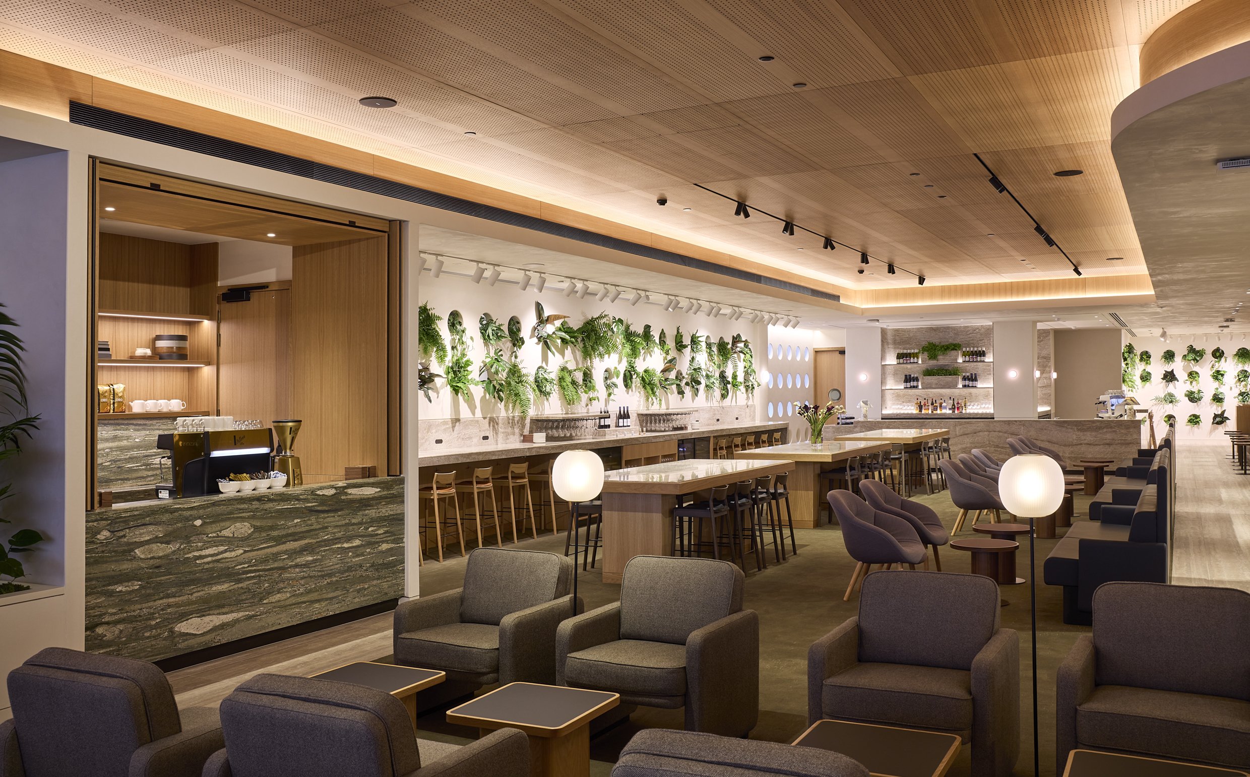 Qantas Unveils New Auckland International Lounge with Exclusive Platinum Dining