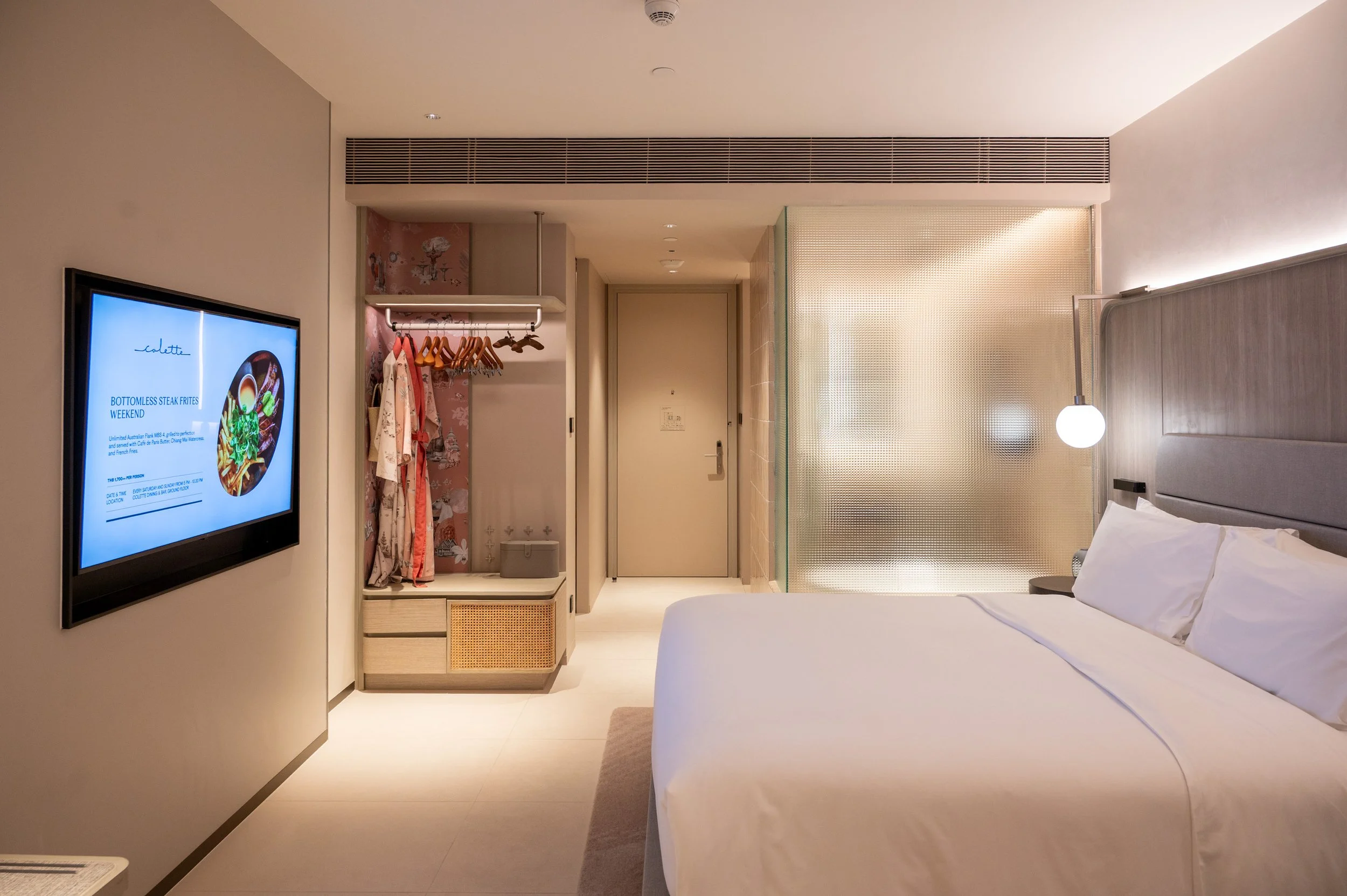 Hotel Review: KROMO Bangkok (King Premium Room High Floor) - Located Opposite EmSphere