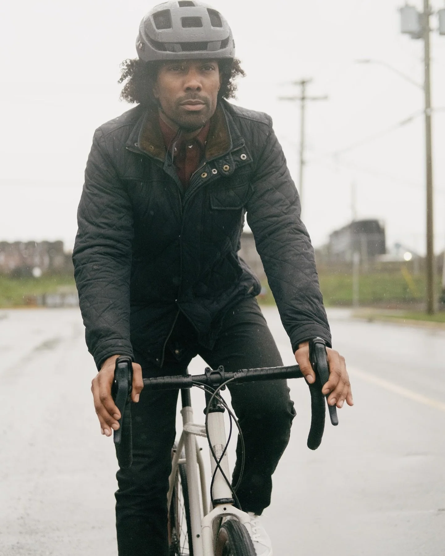 Your 9-to-5 just got a whole lot more exciting. Commute, explore, repeat. ♻️ #lochsidecycles #gravelbike #microshift #10speedbike