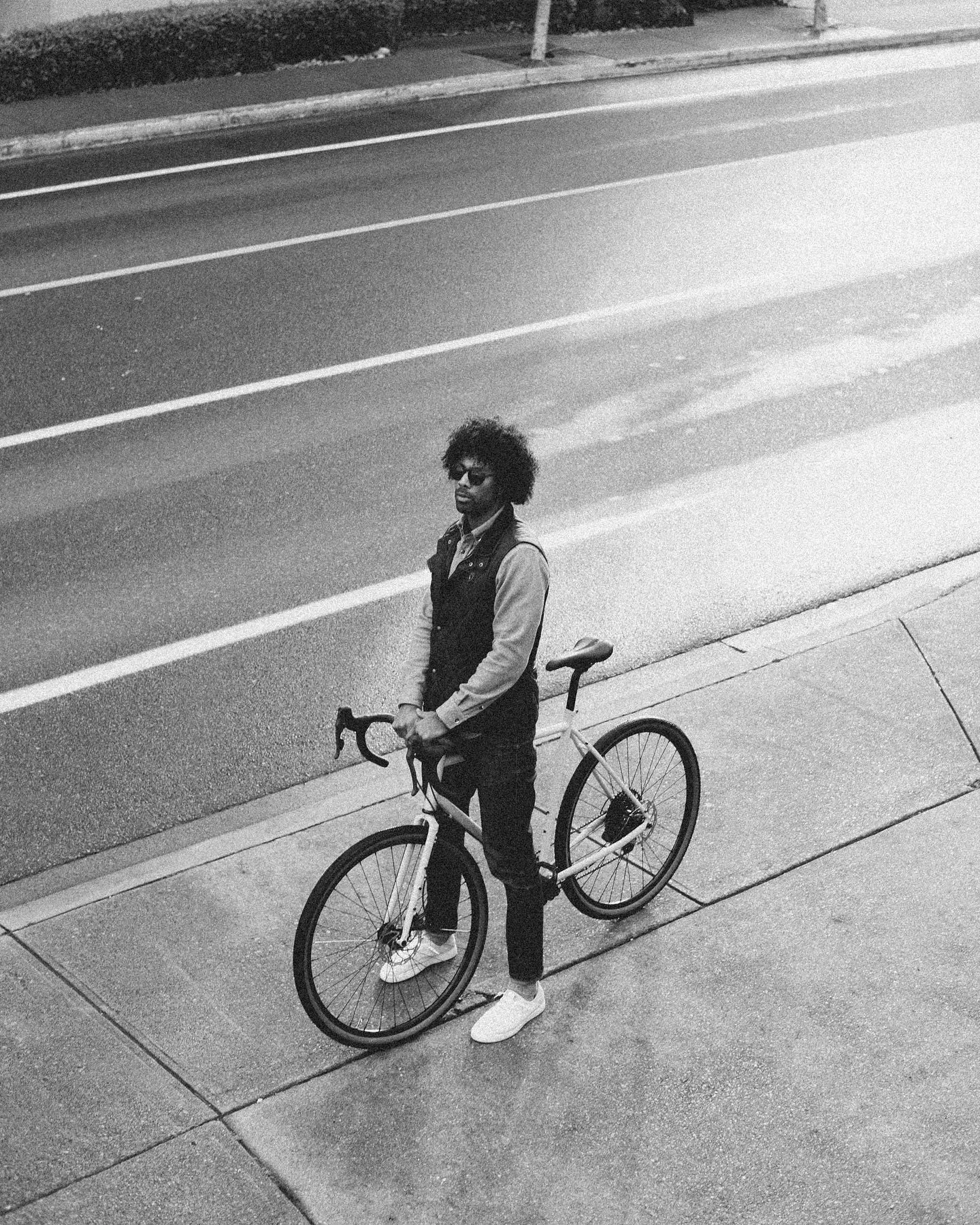 Modern components with an analogue soul. 
#lochsidecycles #gravelbike