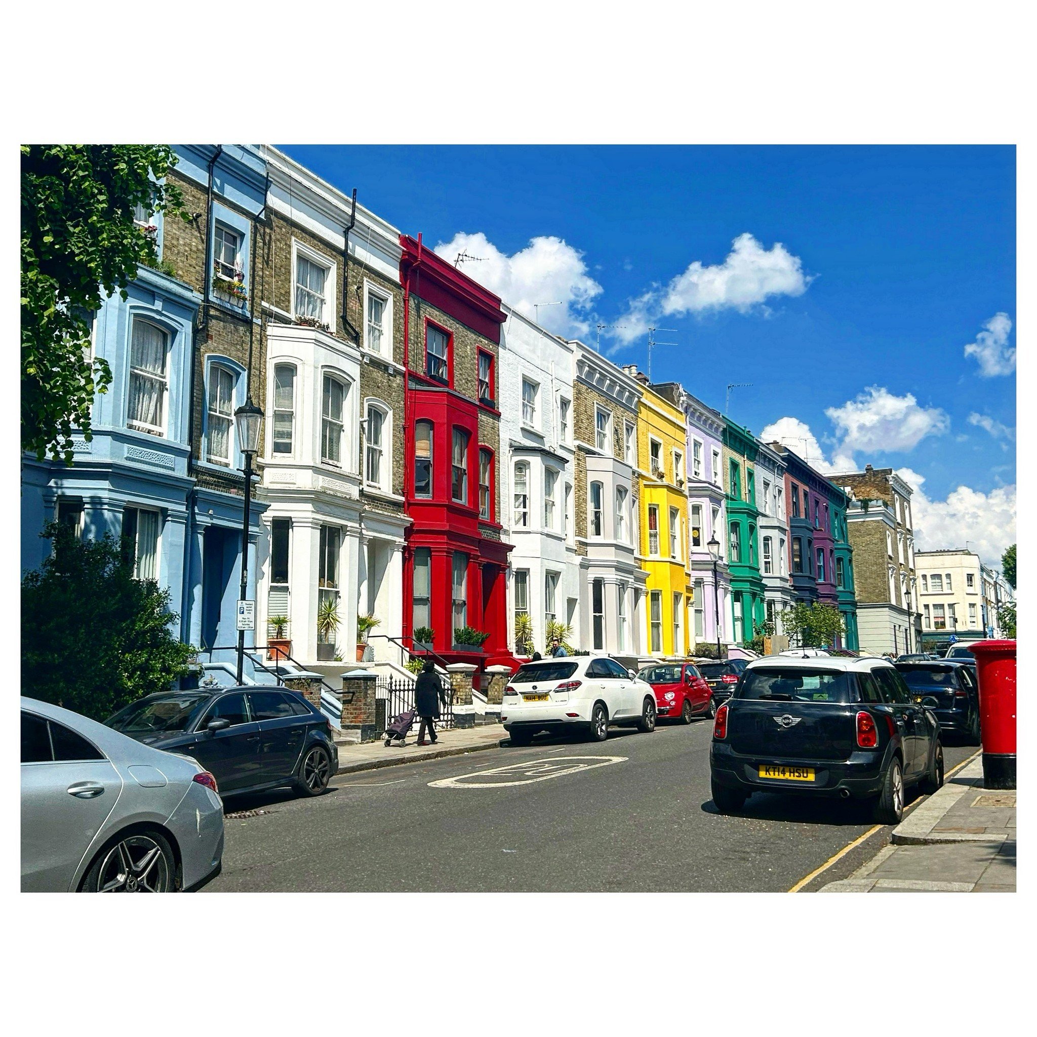 #Rainbow #townhouses #nottinghill #londonuk.
🩷❤️🧡💛💚🩵💙💜
.
.
.
#inspiration