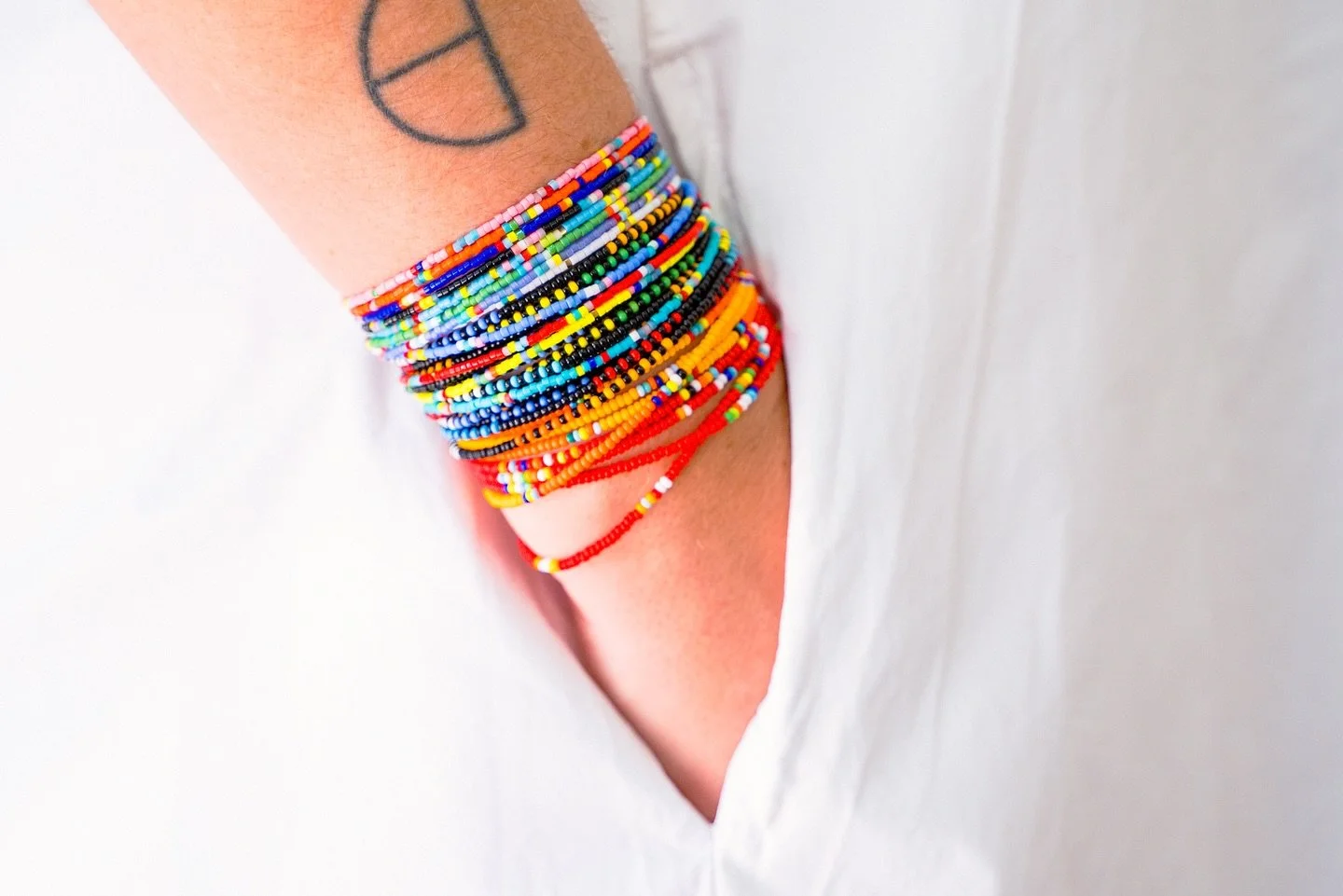 We give good #wrapbracelet and #bright #colors all year round. 🌈🌈🌈🌈. Add some of our classic Sammy wraps and Mega wraps to your stack.

#resort #beachaccessories #mexico #puertovallarta #beads #bracelets #braceletstack #beadedbracelet