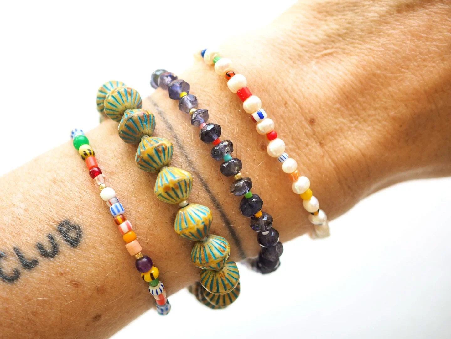 #Bracelets for #coolgirls. 😎🏝️🩷🐰 

#vintagebeads #vintage #beadedbracelets #stackablebracelets #mexico #puertovallarta #jewelryjewellery #jewelryshop