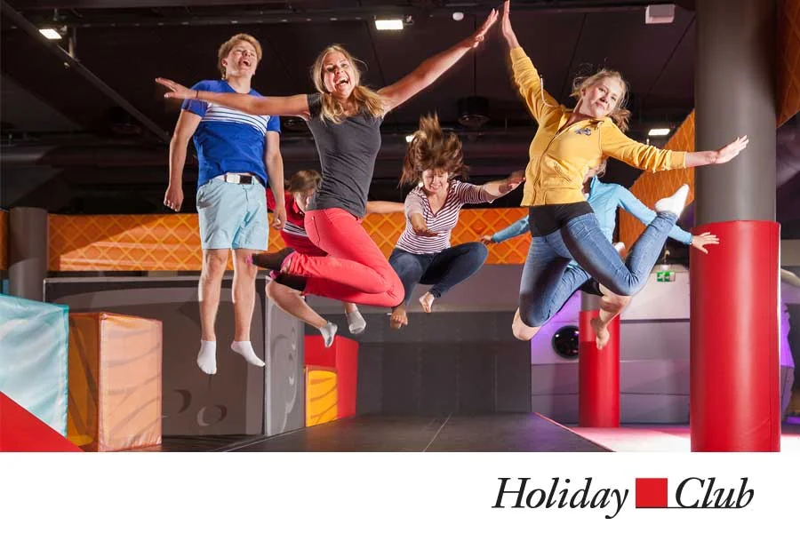 HolidayClub_04.jpg