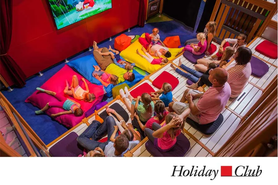 HolidayClub_03.jpg
