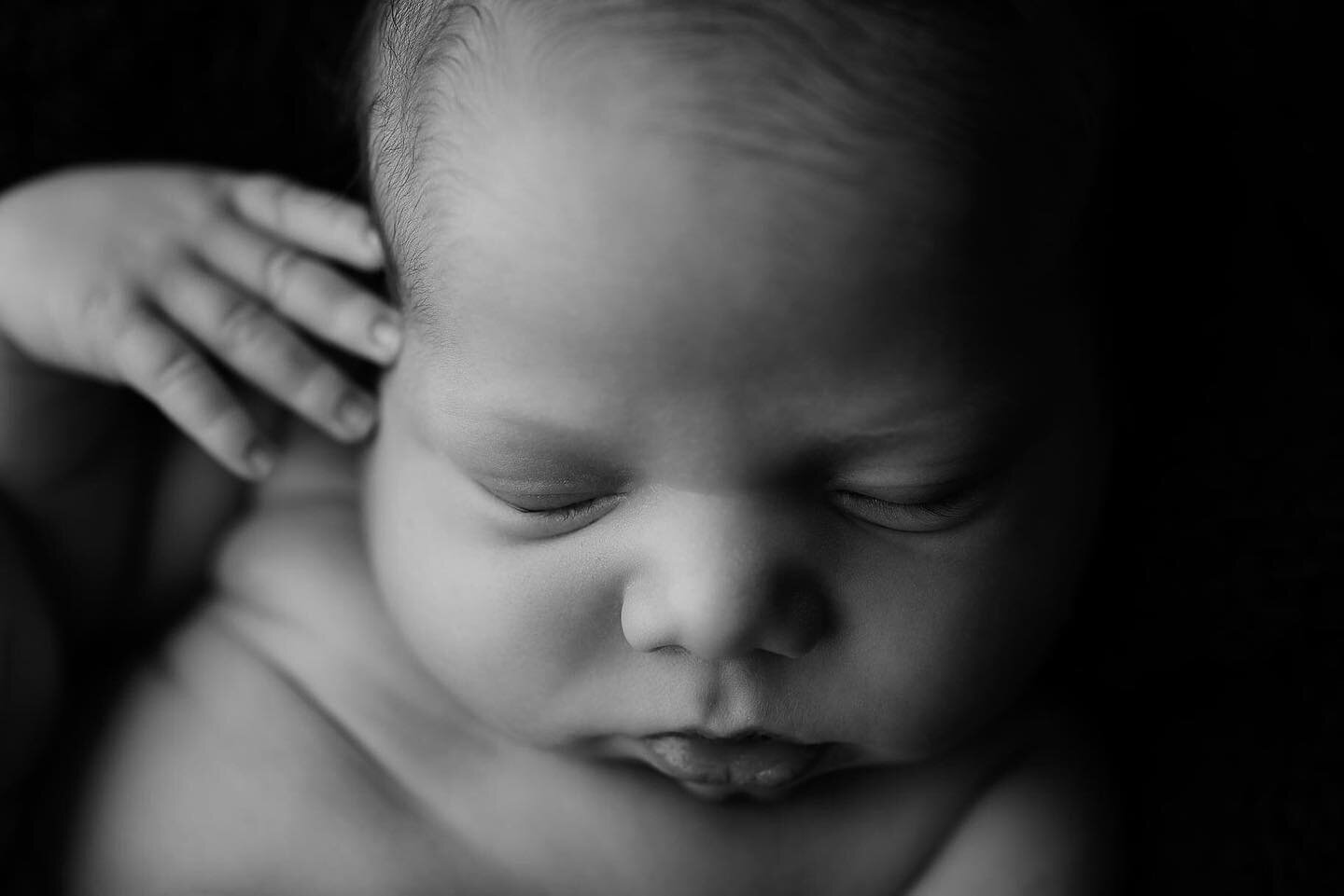 Little baby Henley and his mummy made the mad dash to the studio this afternoon as we &lsquo;think&rsquo; lockdown will be imminent in our area. Afternoon newborn shoots are less than ideal 99% of the time. Given the choice I would never do an aftern