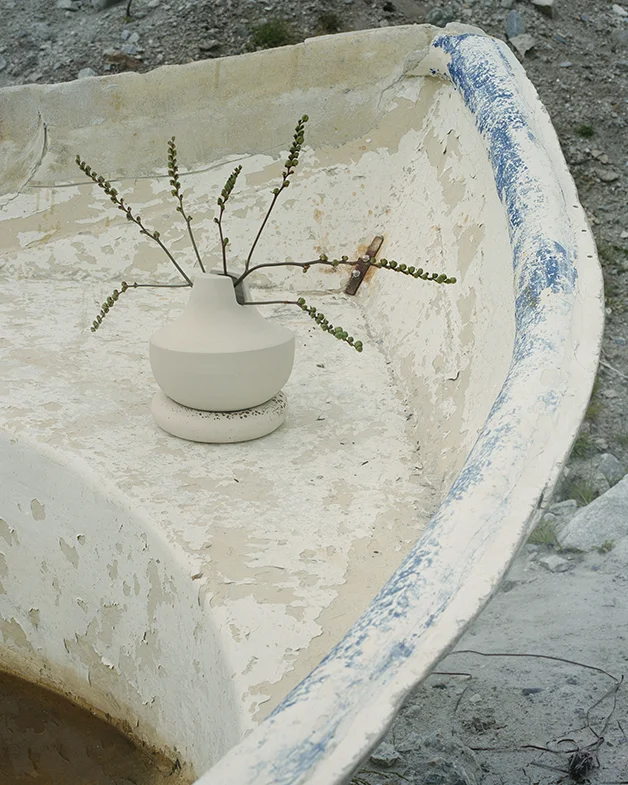 Floating around – vases – Ragna Ragnarsdottir &amp; Kristine Spore Kreutzmann Nuuk 2017 Photo: ©Émile Barret / Hors Pistes