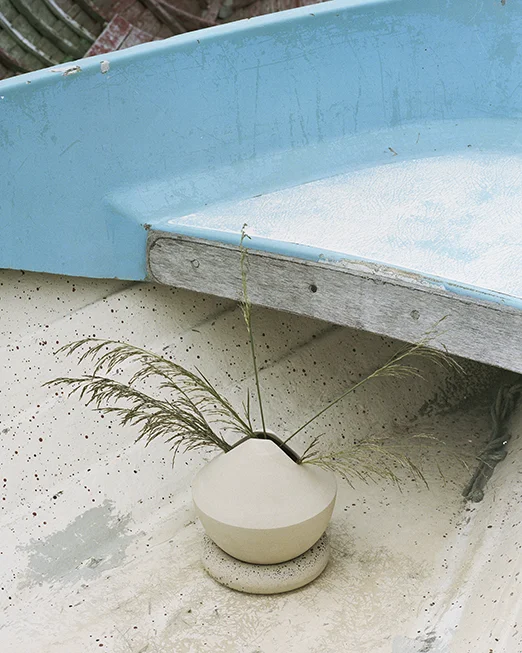 Floating around – vases – Ragna Ragnarsdottir &amp; Kristine Spore Kreutzmann Nuuk 2017 Photo: ©Émile Barret / Hors Pistes