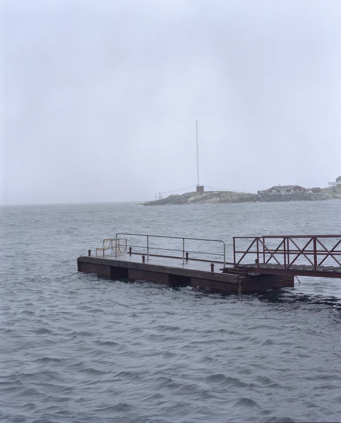 KNOT. 2491 — Thomas Lauge Laarseeraq Julius Denis Berthelsen Boassen, Frederik Brummerstedt, Claudi Jensen, LeviSarha &amp; Siunîssok Rask. With the help of Allan Larsen — Nuuk 2017 Photo: ©Émile Barret / Hors Pistes