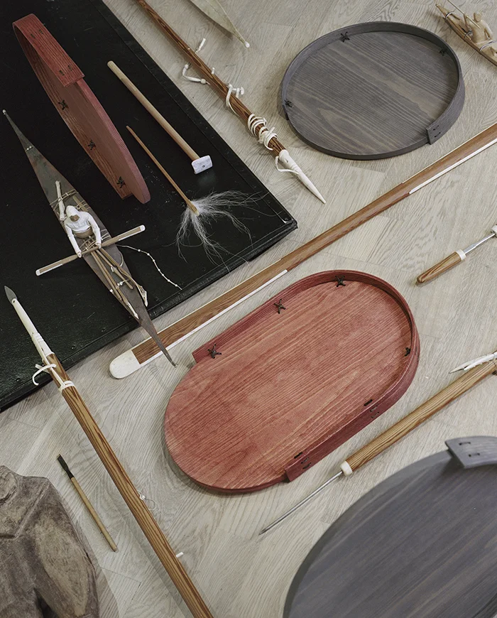 KNOT. 3901 — Thomas Lauge Laarseeraq Julius Denis Berthelsen Boassen &amp; LeviSarha. With the help of the Nuuk Kayak Building Workshop — Nuuk 2017 Photo: ©Émile Barret / Hors Pistes