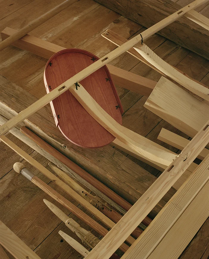 KNOT. 3901 — Thomas Lauge Laarseeraq Julius Denis Berthelsen Boassen &amp; LeviSarha. With the help of the Nuuk Kayak Building Workshop — Nuuk 2017 Photo: ©Émile Barret / Hors Pistes