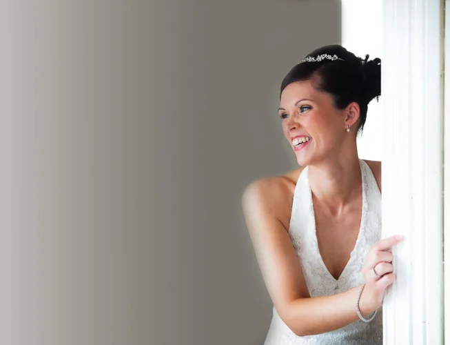 Bride-Poses-at-The Radisson-Hotel-Limerick