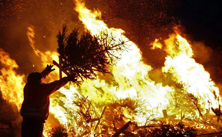 Bright bonfires to mark end of the 12 days of Christmas season