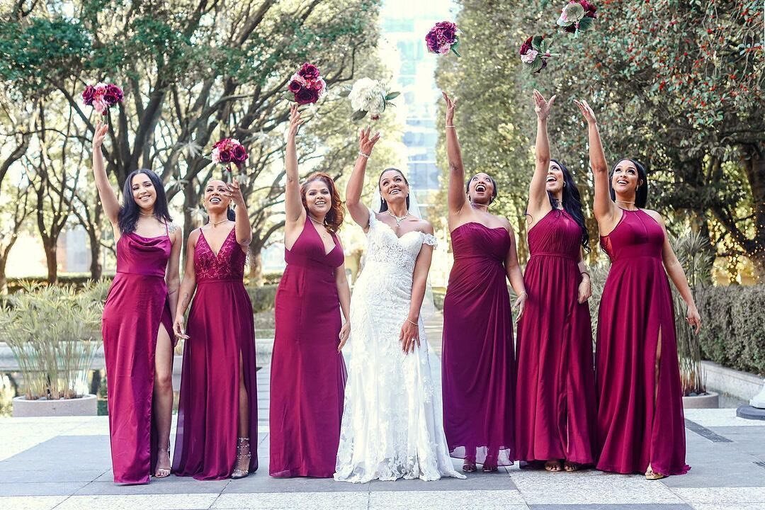 Sometimes wedding planning is better with your best friends by your side. Know someone getting married in 2021? Tag them in this post and let our page inspire them.

📸: @ishma87