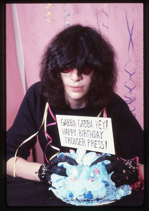 Trouser Press outtake. Joey Ramone 1984 - Photo © GODLIS