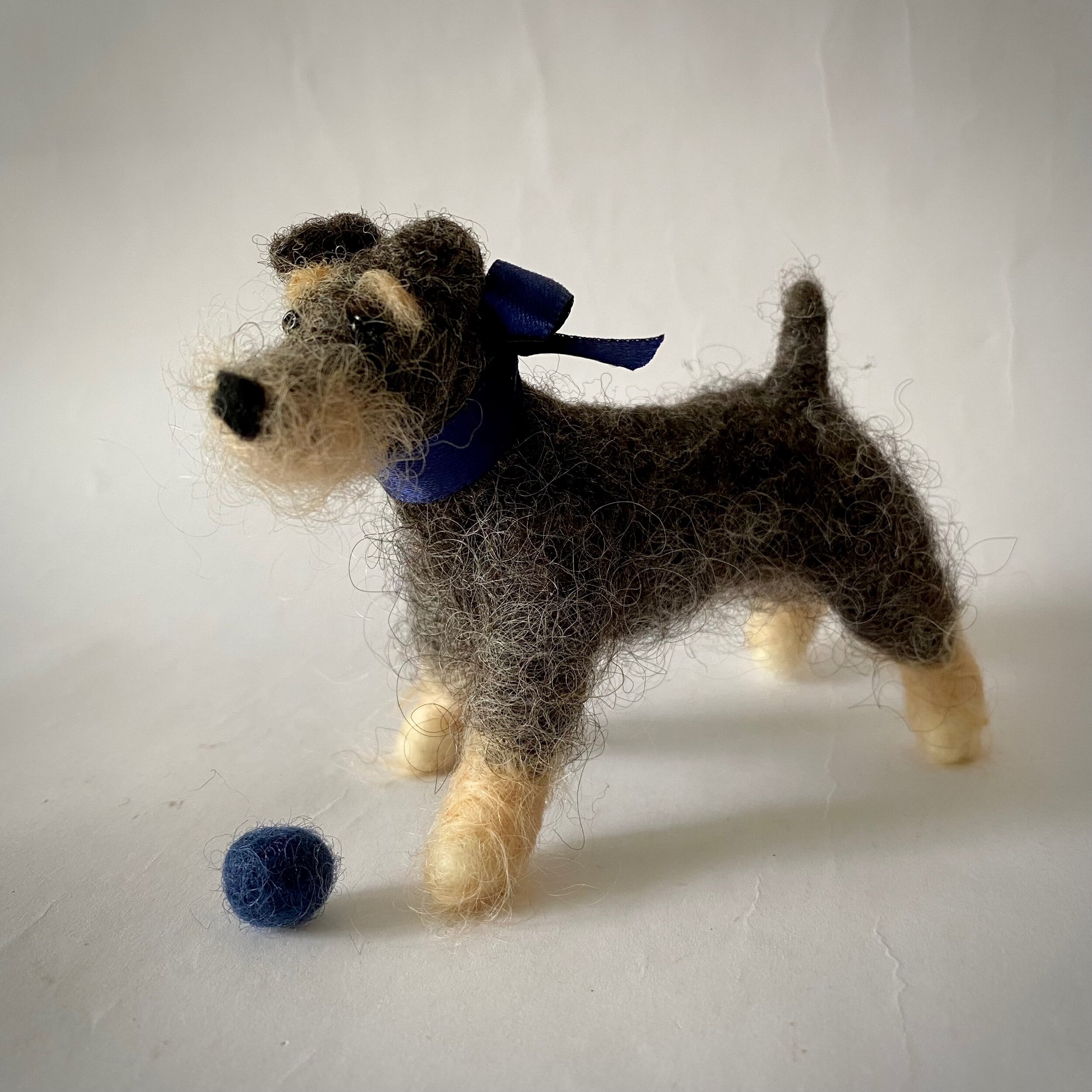 F64BB24E-29FA-4C76-8293-D966617B3E6F