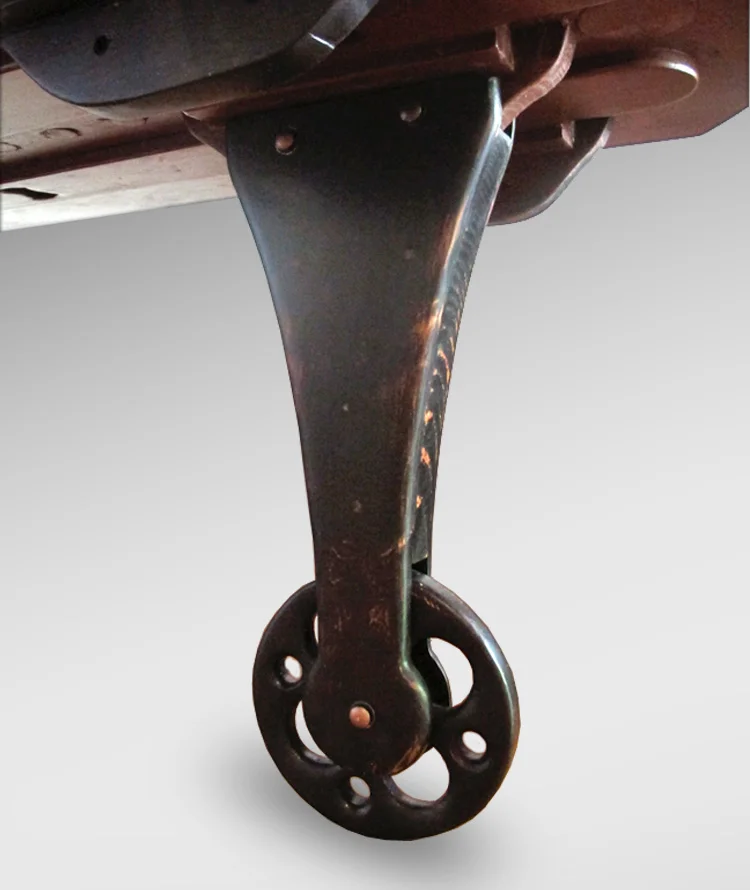 long_tailors_table_underneath.jpg