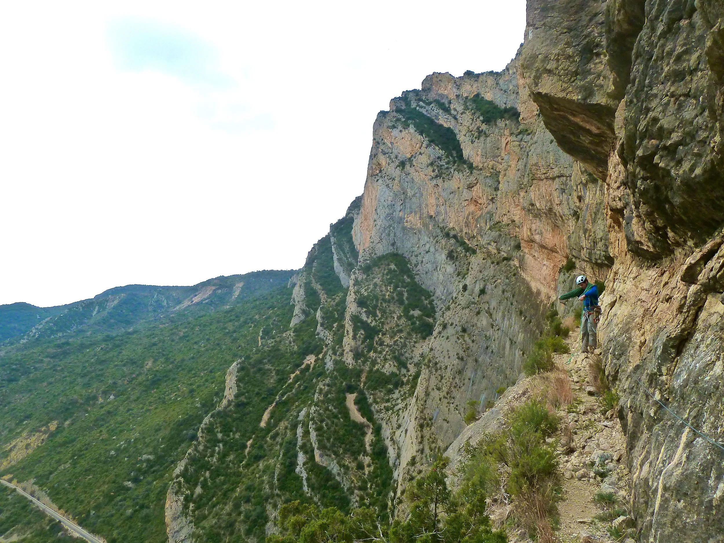 Nice multi-pitch at Terradets (with the obligatory walk-along-the-railway-tracks to access the crag.....) to finish off. 200 metres of fun 5+ - 6b climbing. 
