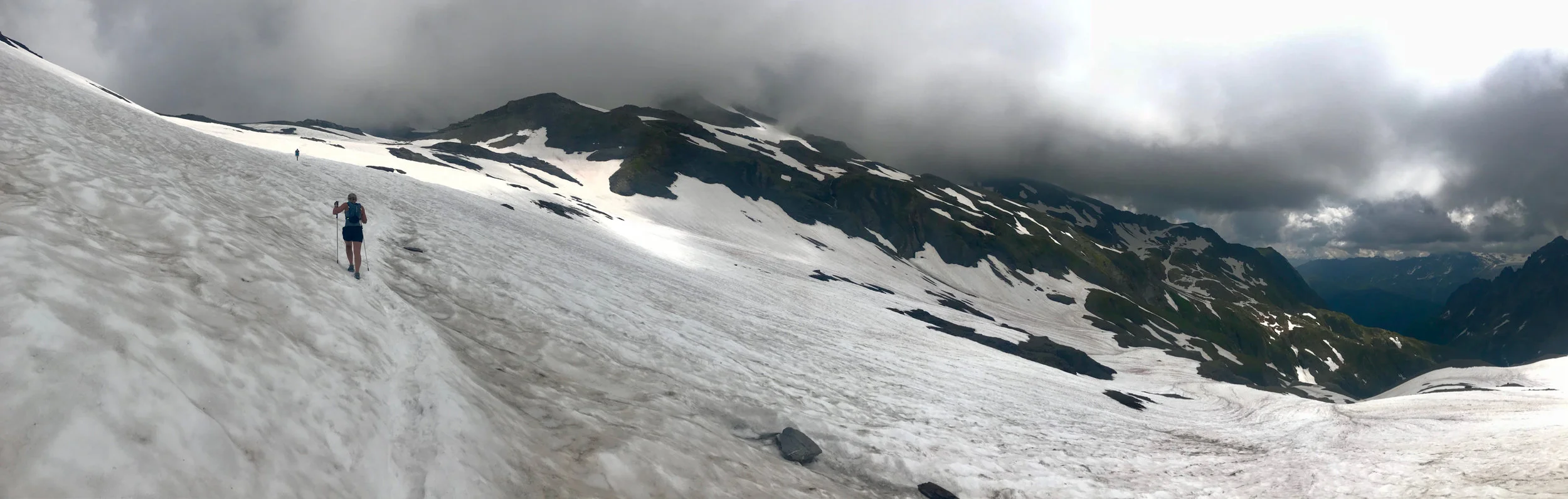 snowfield crossing - a friendly angle