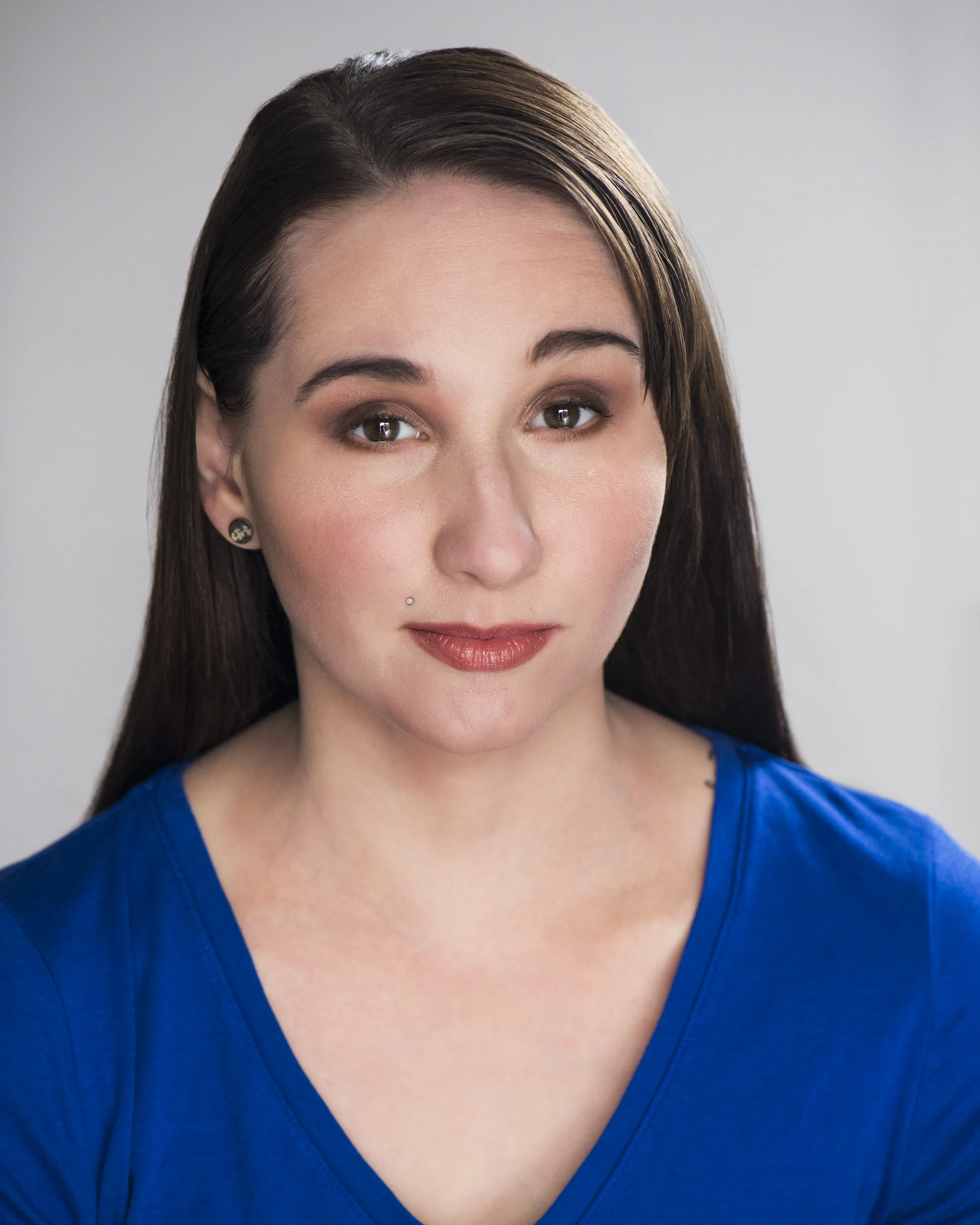 Ellyse_Headshot_04_300dpi_8x10.jpg