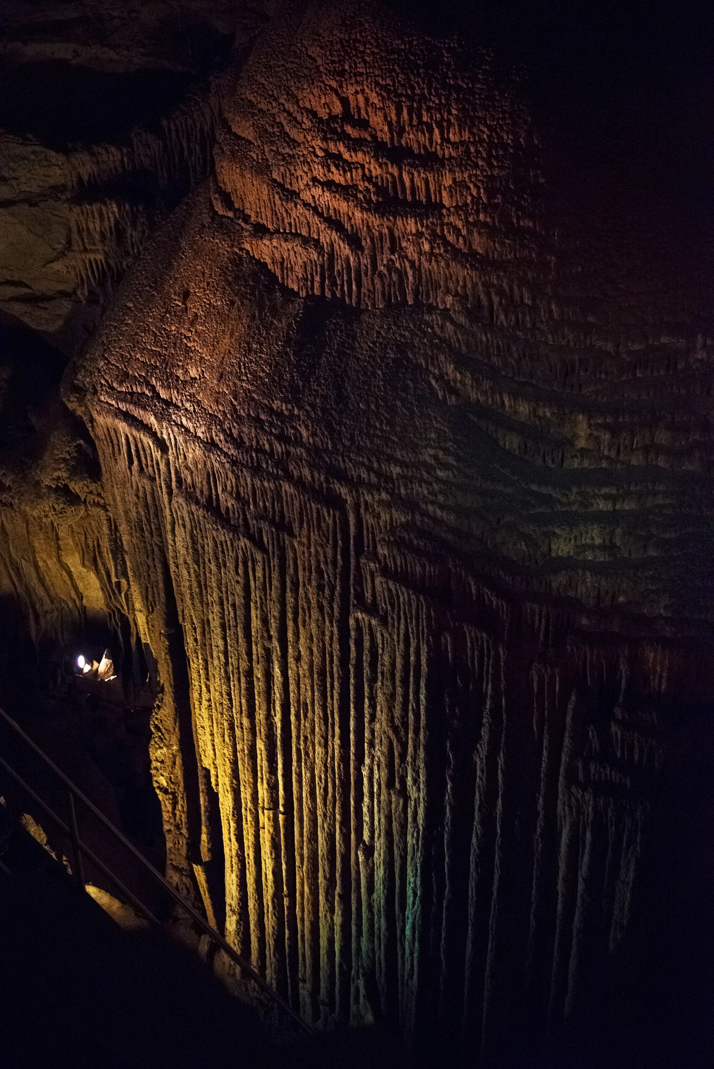 mammouth_cave.jpg