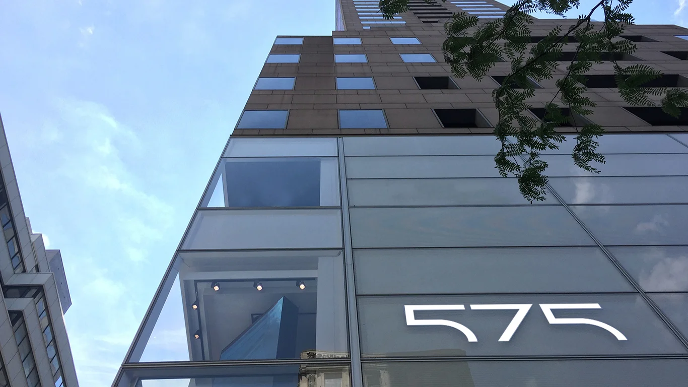 575_Exterior-Fifth_Ave_1366x768.jpg