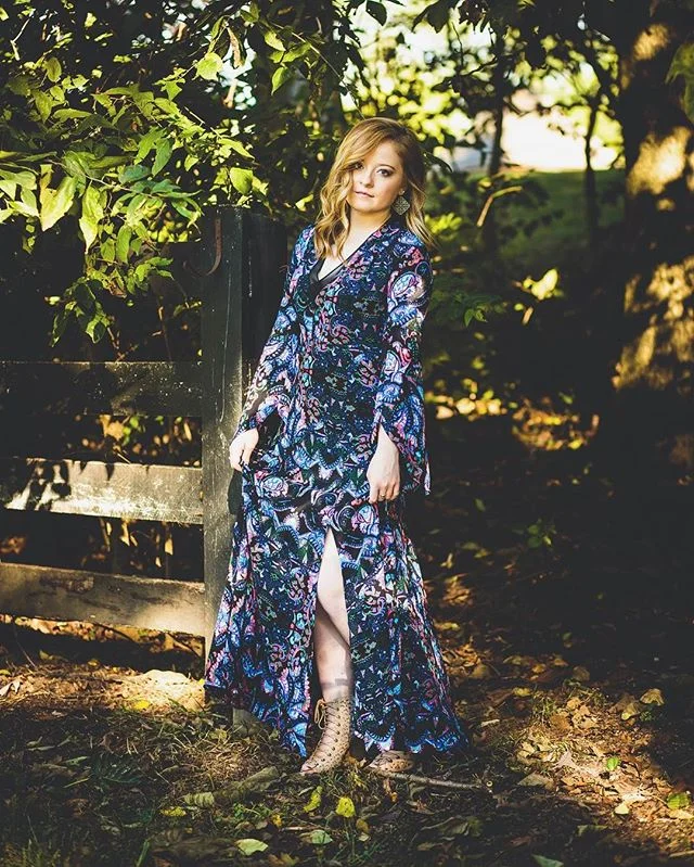 There is no greater threat to the critics and cynics and fear-mongers than those of us who are willing to fall because we have learned how to rise. 👊🏻 #suzannemellottphotography #defineyoursenioryear #brenebrown #risingstrong