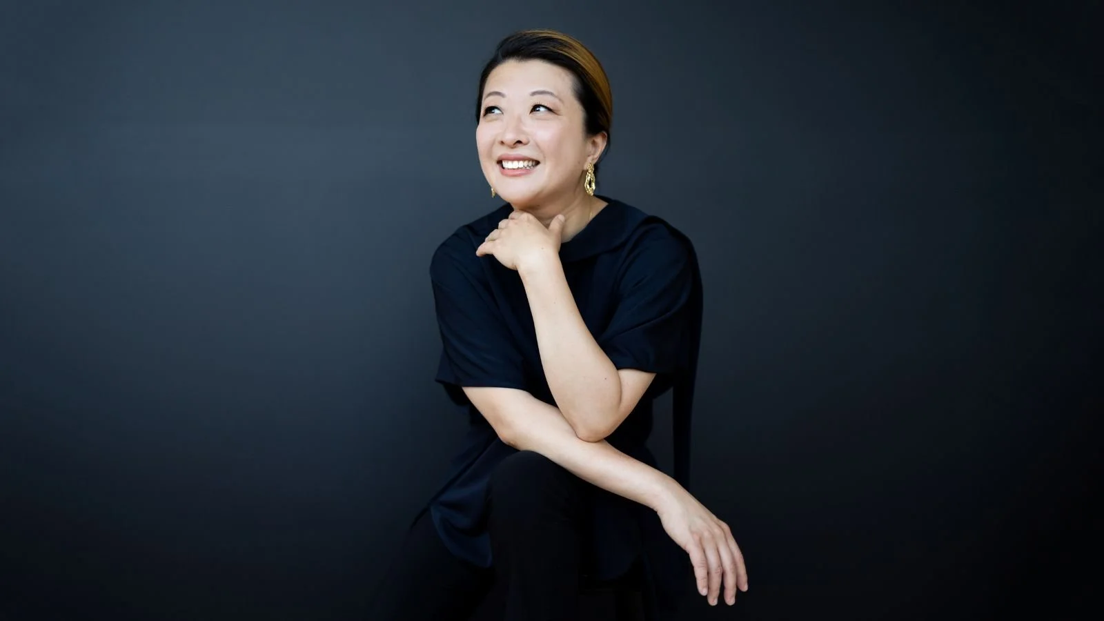 Shuai Wang plays "Under the Summer Tree"