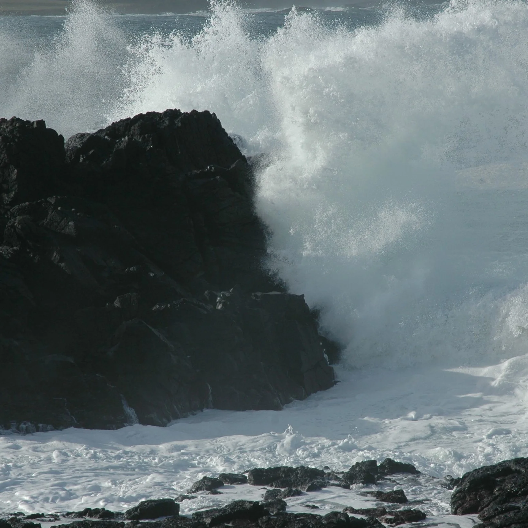 wavesandrock.jpg