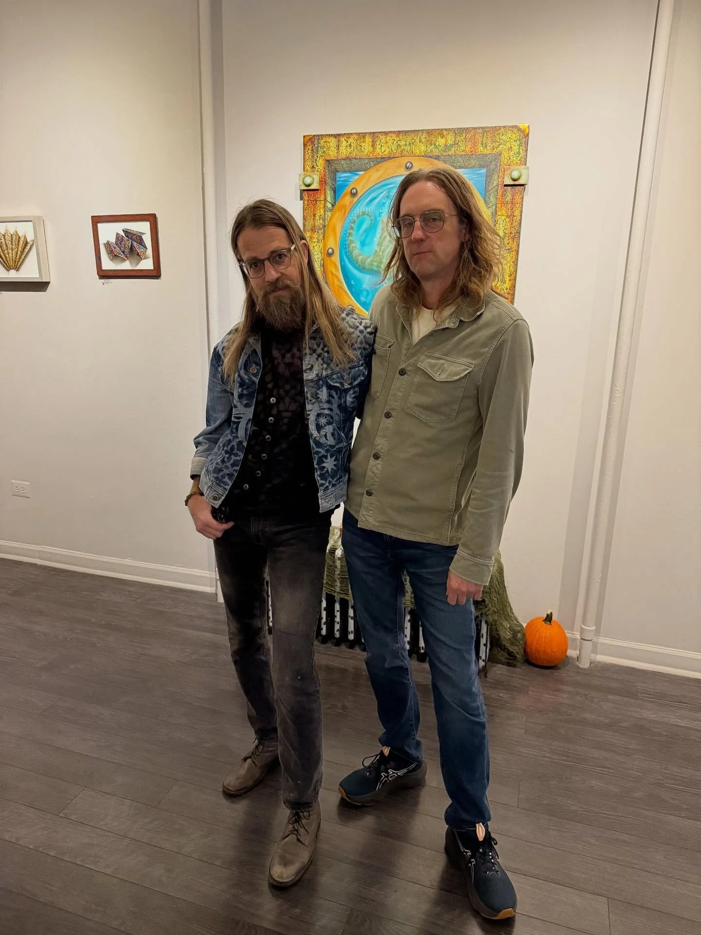 @mymorningjacket had an incredible, sold-out three night run @saltshedchicago! It was great to catch up with childhood friend and former bandmate @carlbroemel and show him my solo exhibit at @chicagotruborn! Thanks @patrickthallahan for the @darkmatt