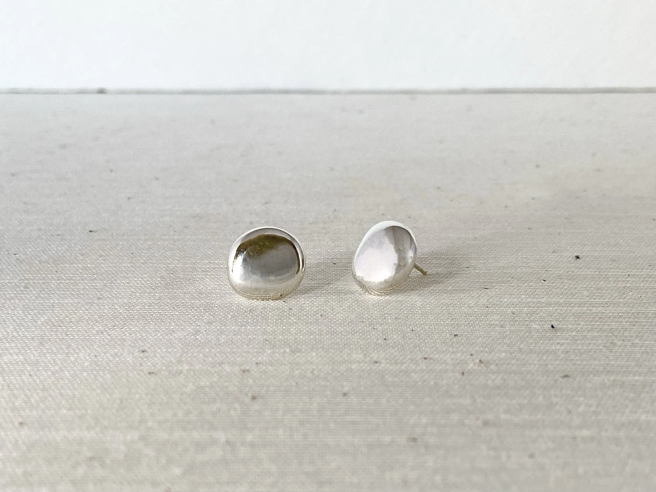 pebble studs