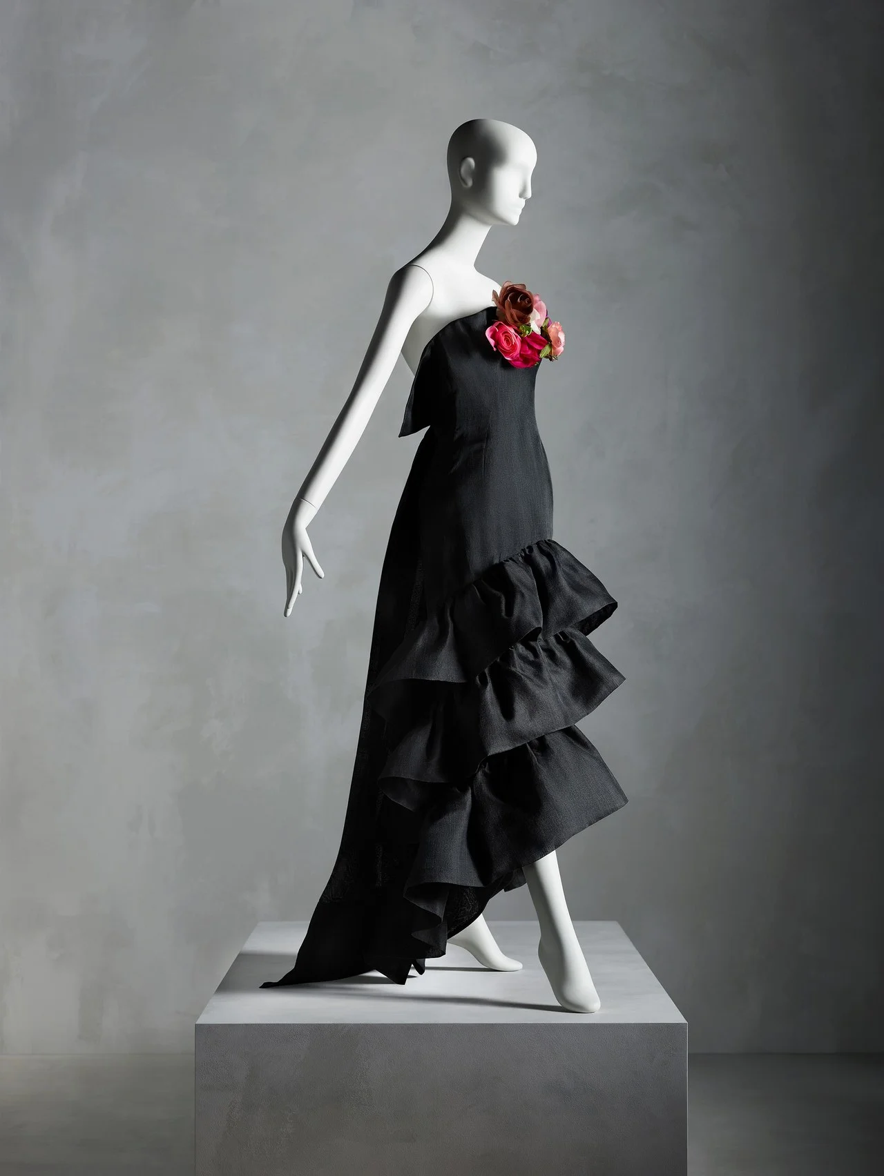 1.%2520EveningDress,CrisobalBalenciaga,Summer1961.jpg