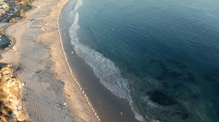 An Elongated Now, 2014, performance, Laguna Art Museum (photo credit: James McCusker)