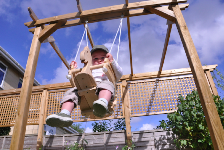 Pergola that also doubles up as a swing