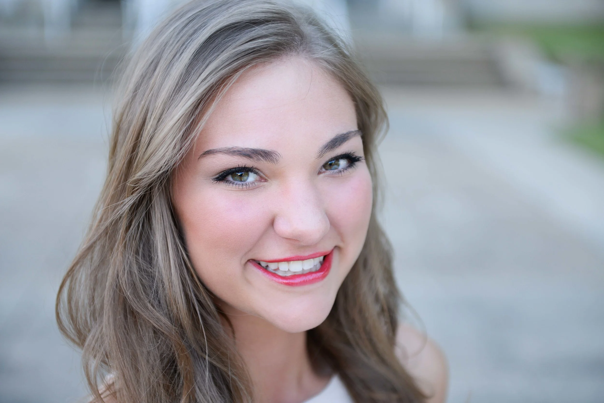 senior portrait of girl