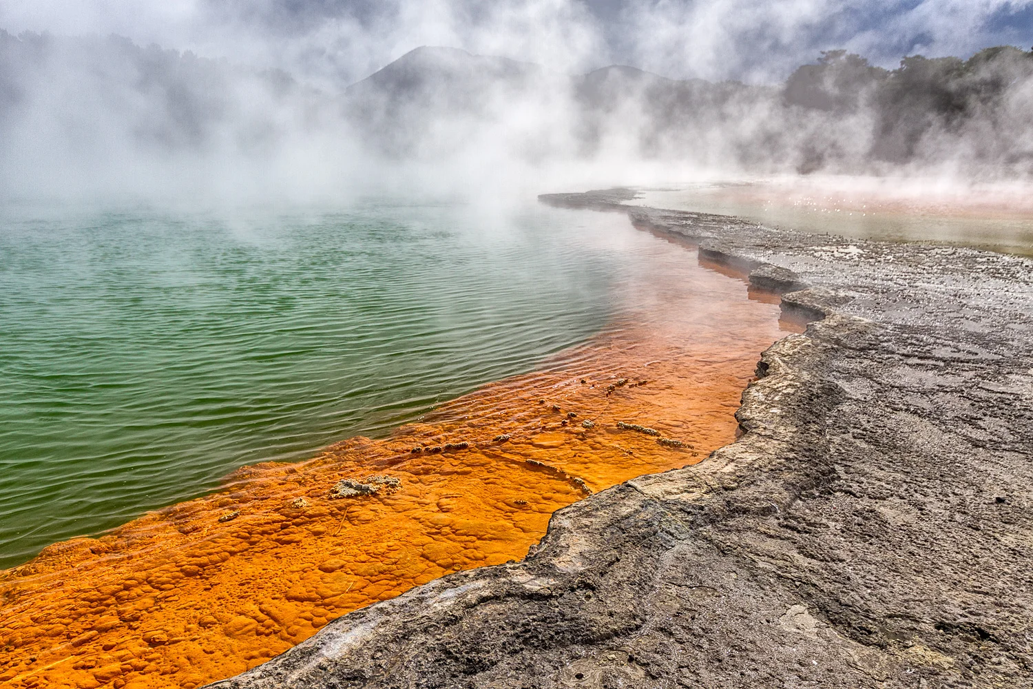 The Champagne Pool. 16 mm | 1/200 sec | f8 | ISO100