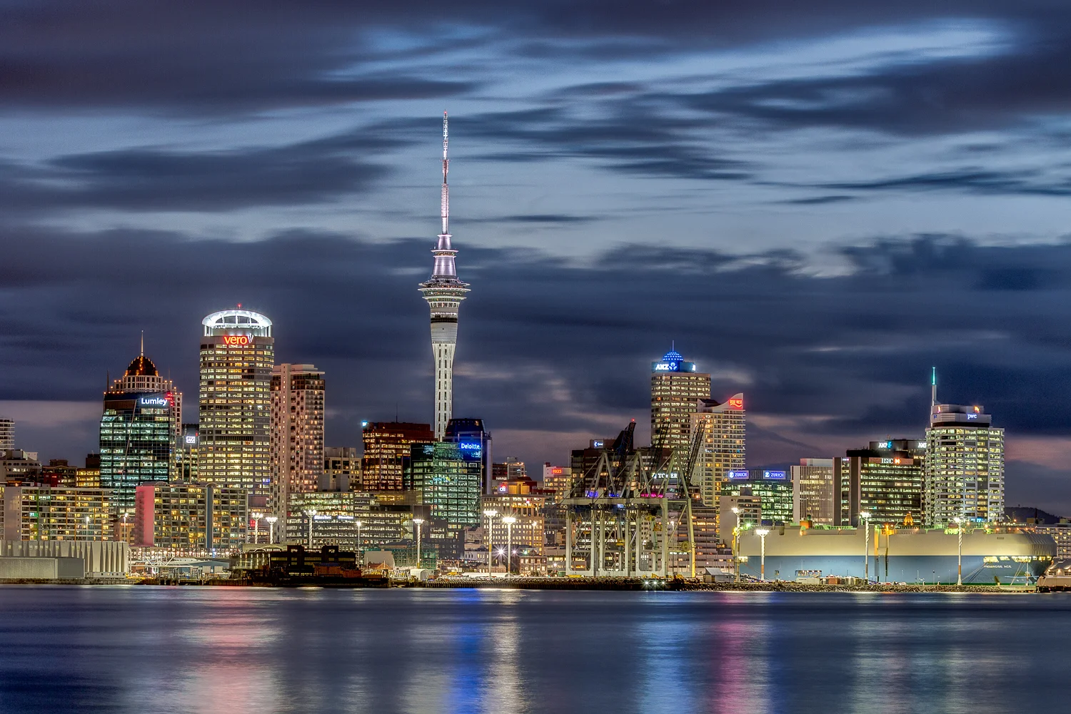 Auckland City At Dusk. 6 shot HDR | 84 mm | 0.4, 1.6, 4.0, 6.0, 15.0, 30.0 sec | f7.1 | ISO200
