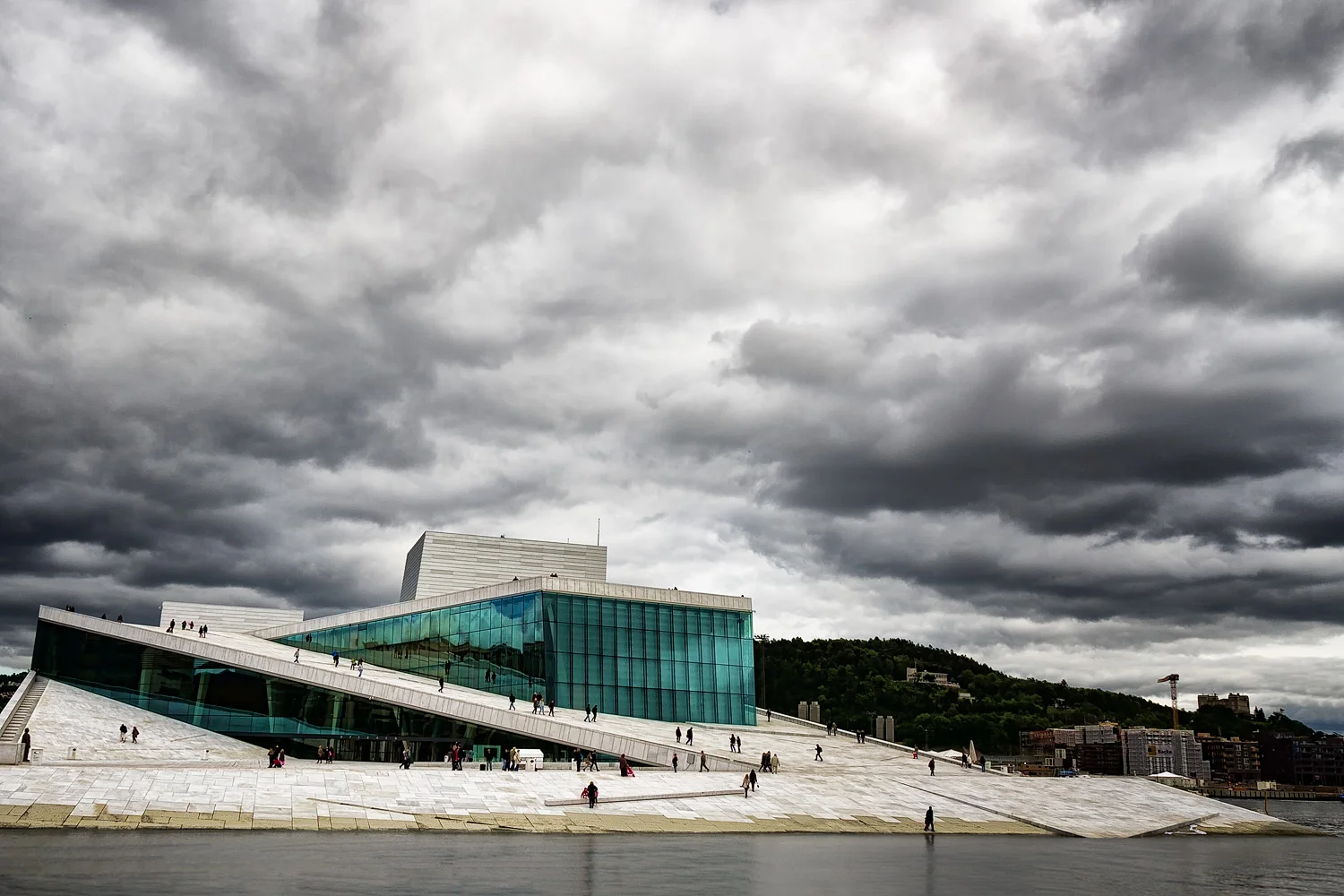 Operahuset 2. 17mm | 1/400th sec | f8 | ISO100